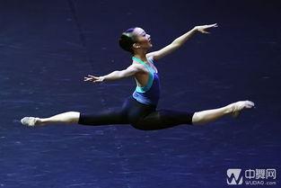 成人芭蕾舞比赛视频