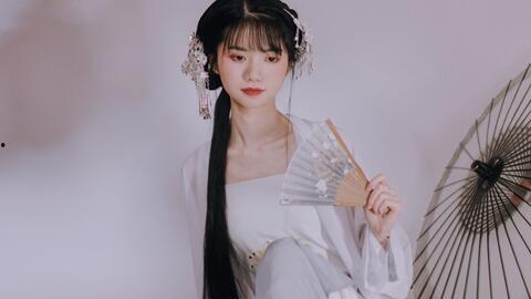 汉服成人扎发视频,古典美韵，一步一式展现