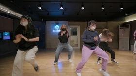 成人教室跳舞视频,成人教室里的欢乐时光