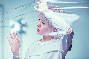 极光女生变成人了视频,神秘女生变身之谜揭晓